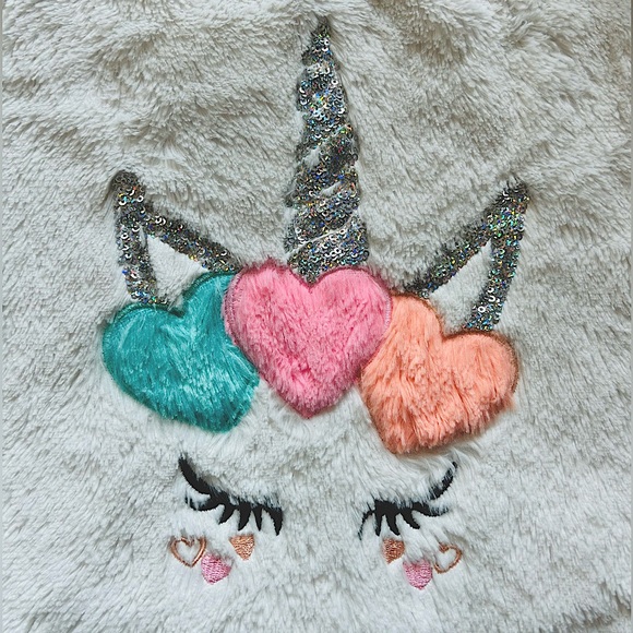 3-Piece set Girls plush cozy pajamas. M, 8
Pants and 2 long sleeve pajama tops - Picture 6 of 8